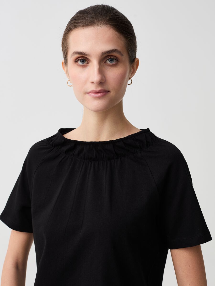 Mock-neck T-shirt with pleating_1