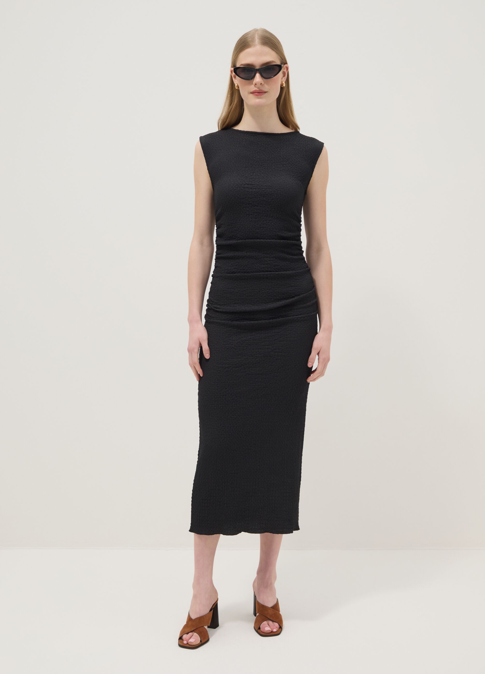 Black fitted maxi dress in stretch fabric