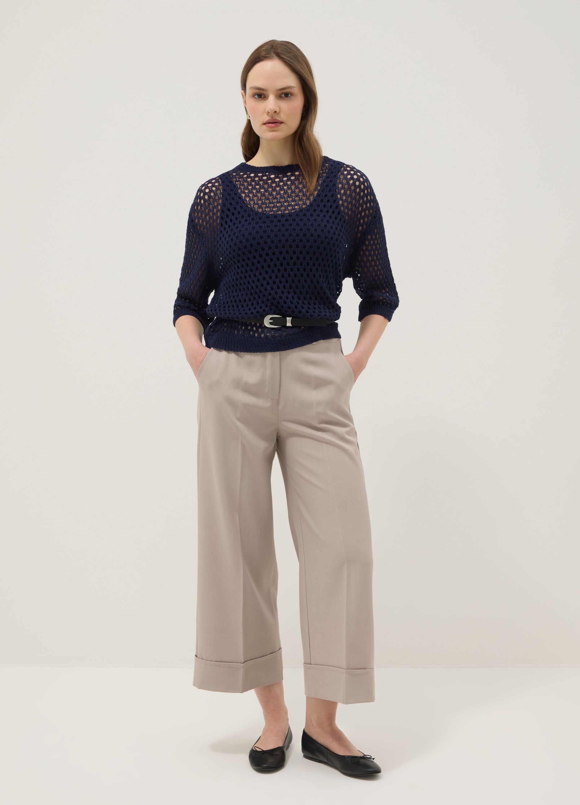 Beige stretch trousers with turn-up hem
