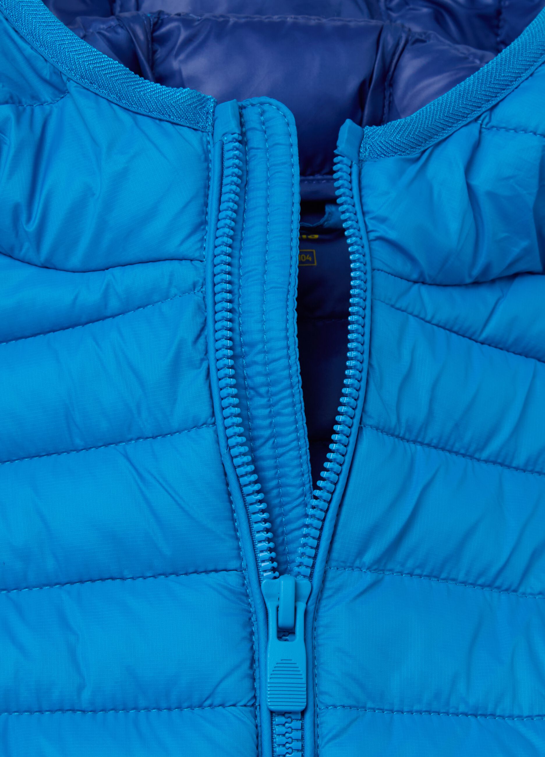 Piumino ultralight con cappuccio