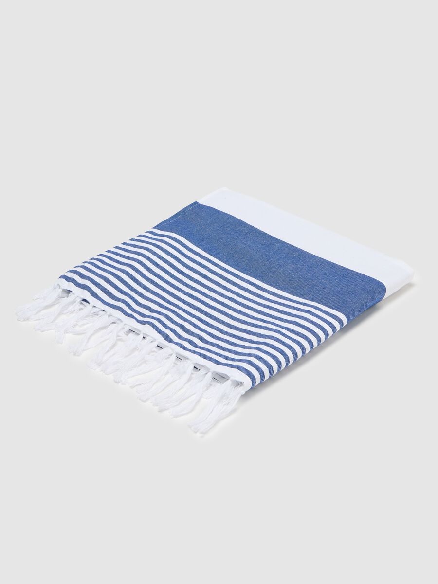 Blue and white striped cotton beach towel_0