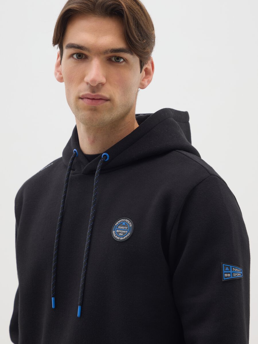 Felpa nera con cappuccio in misto cotone_3