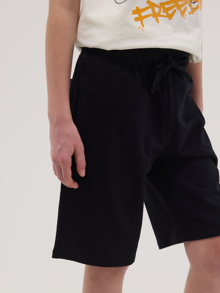 Boy's black pure cotton shorts with regular fit_1