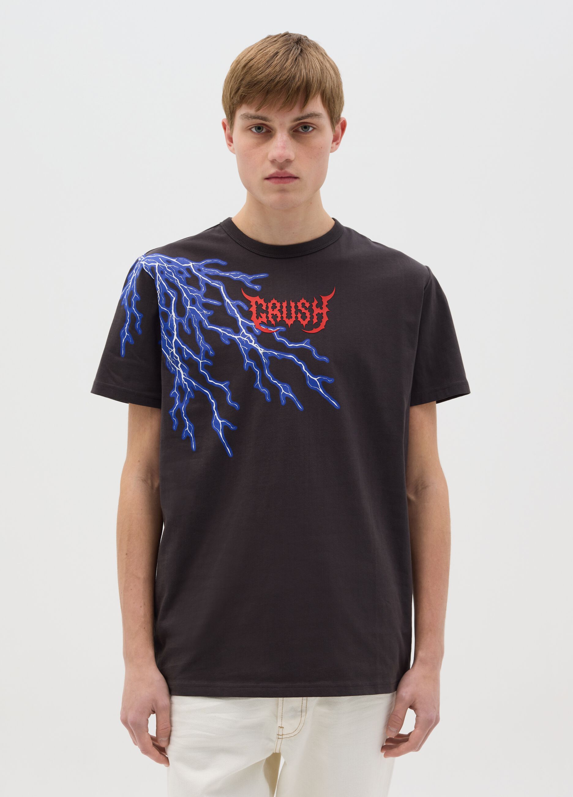 Black short-sleeved T-shirt with lightning graphic