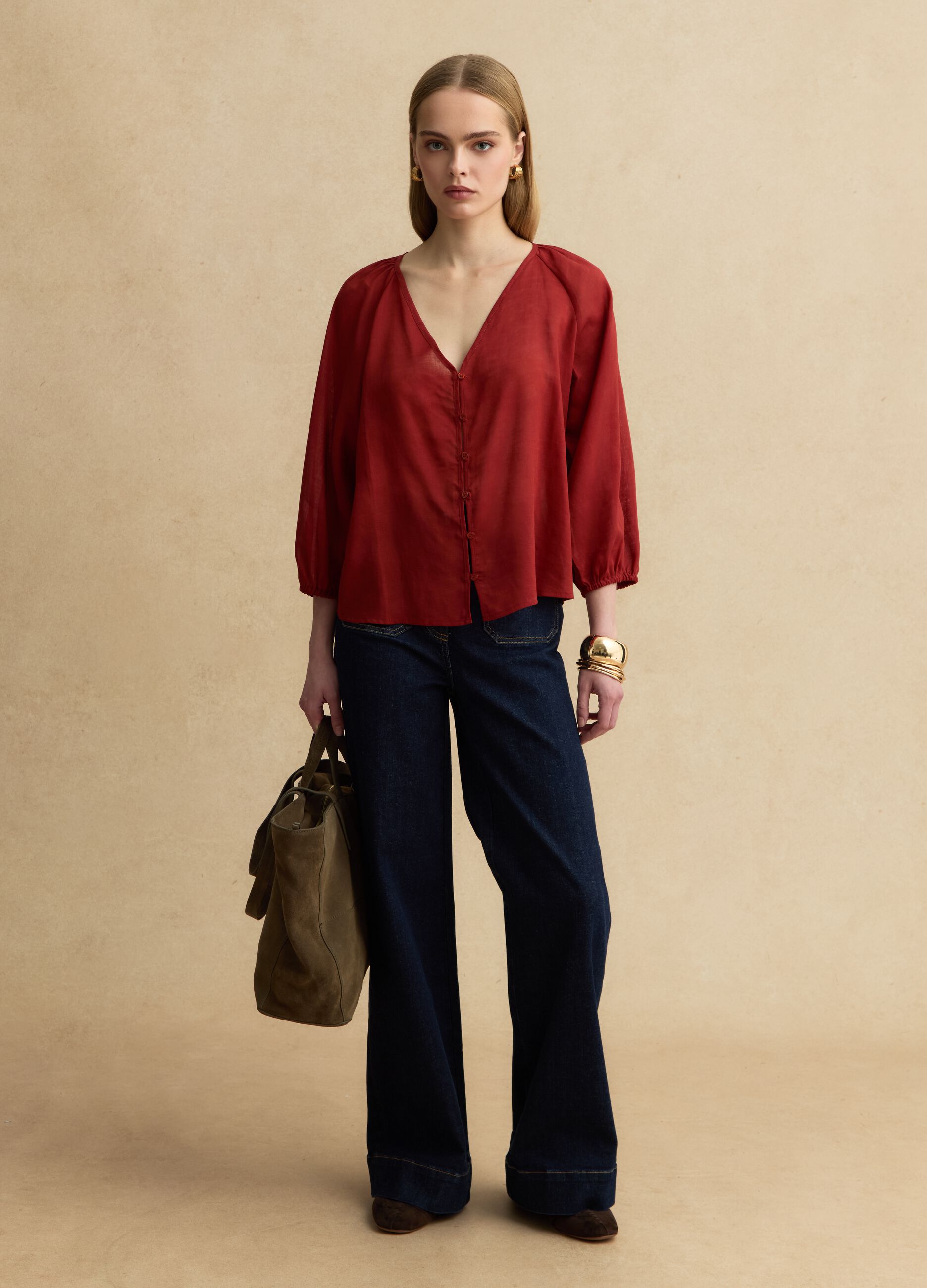 Red ramie and lyocell blend shirt with V-neck, regular fit