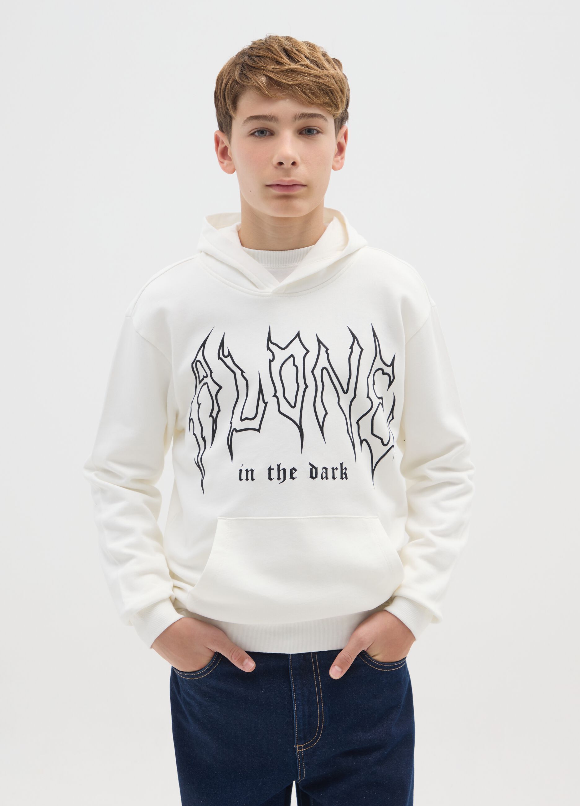 Boy's white sweatshirt in pure cotton regular fit with text