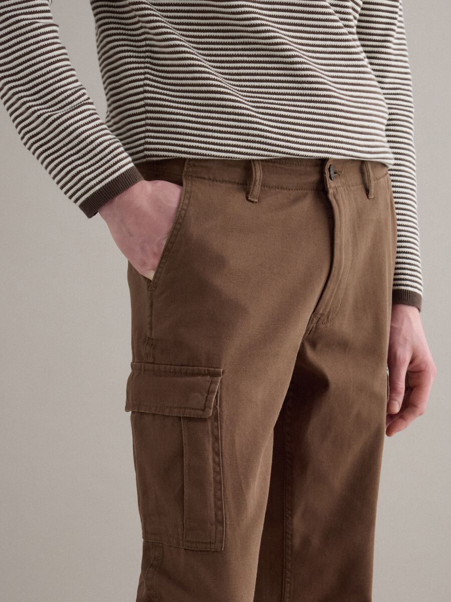 Brown regular fit cotton and linen cargo trousers_3
