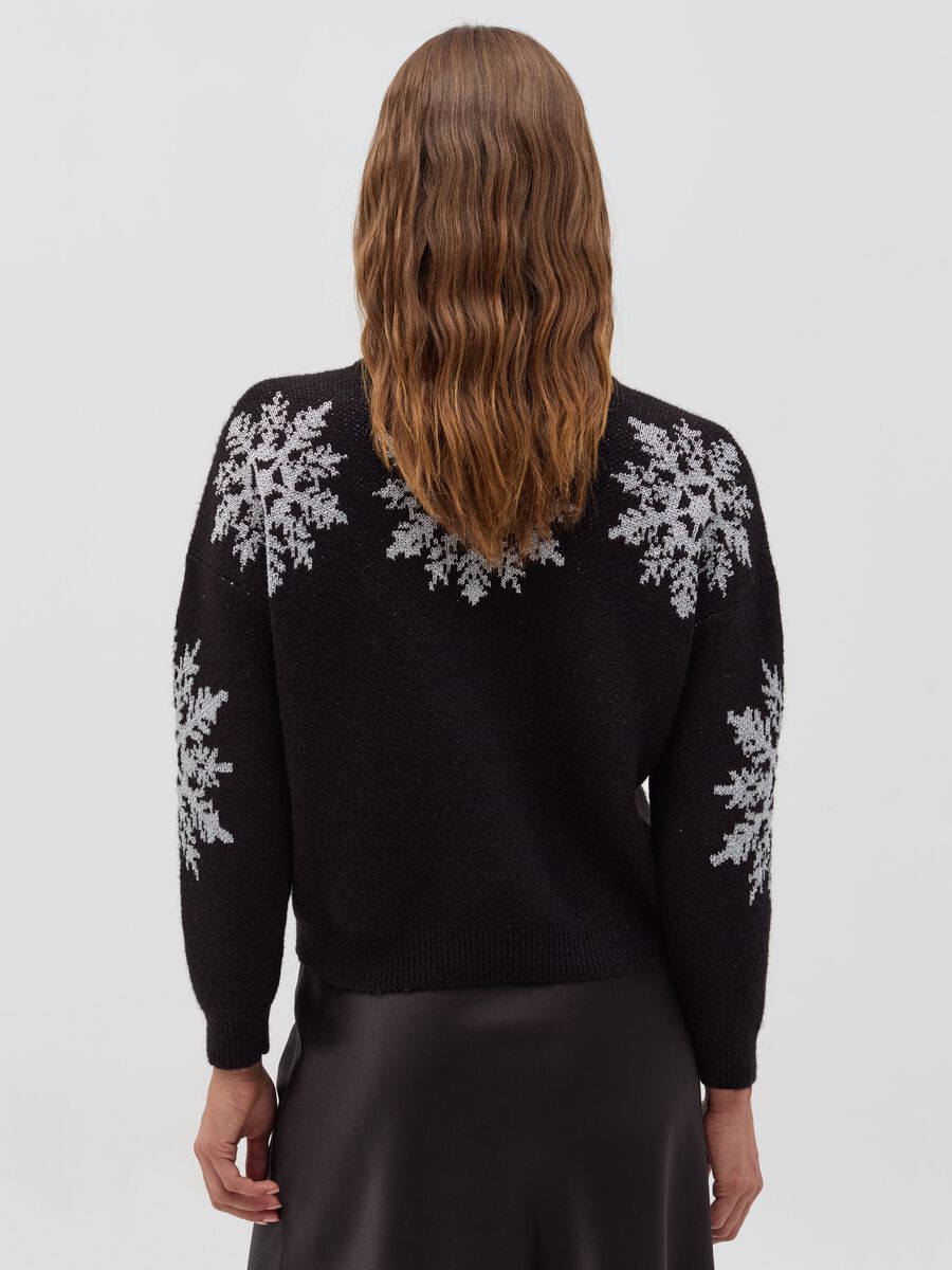 Pullover with jacquard snowflakes in lurex_2
