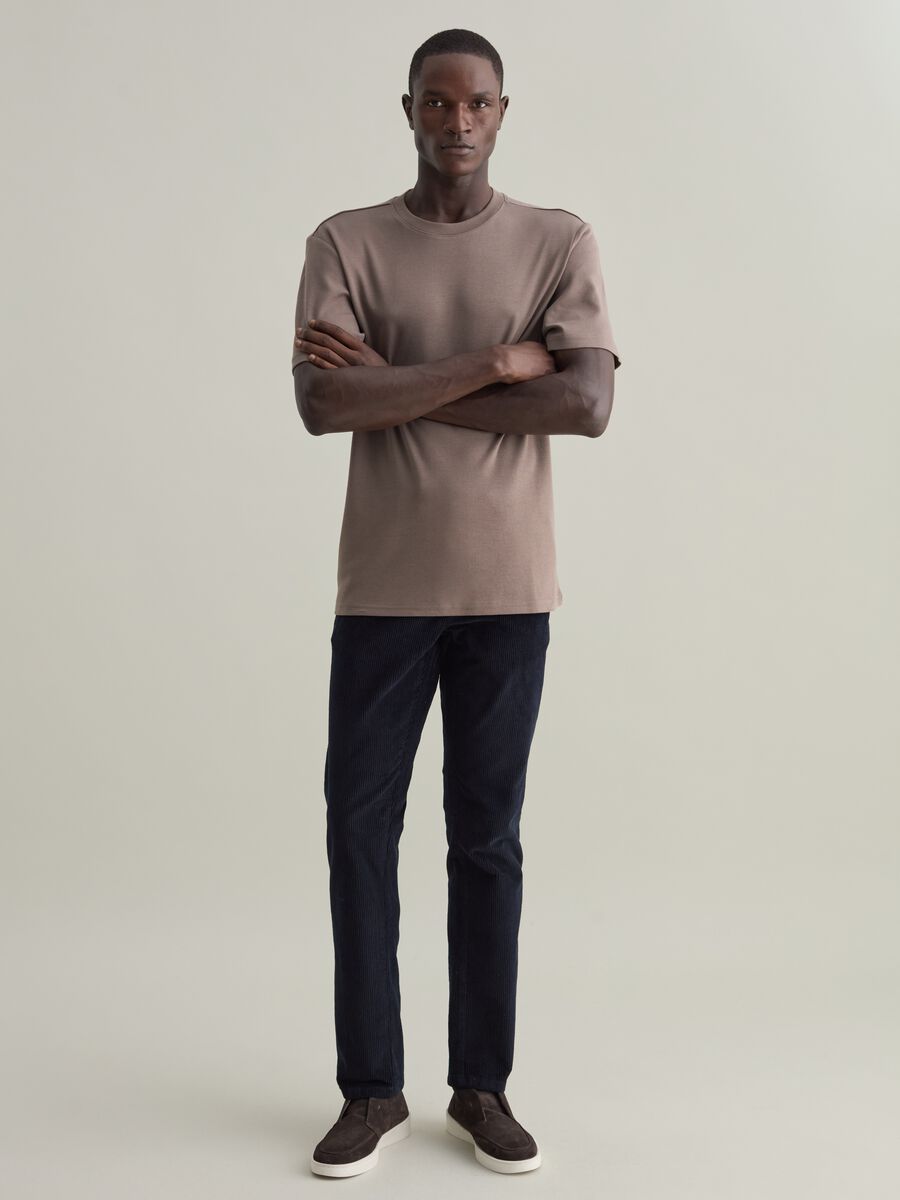 Contemporary T-shirt in cotton with round neck_1