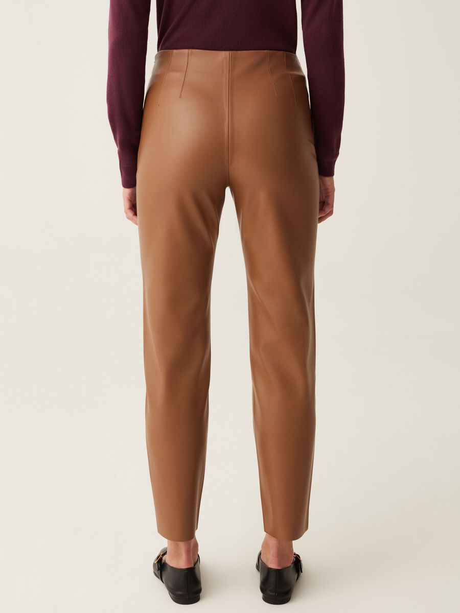 Shiny-effect leggings with darts_2