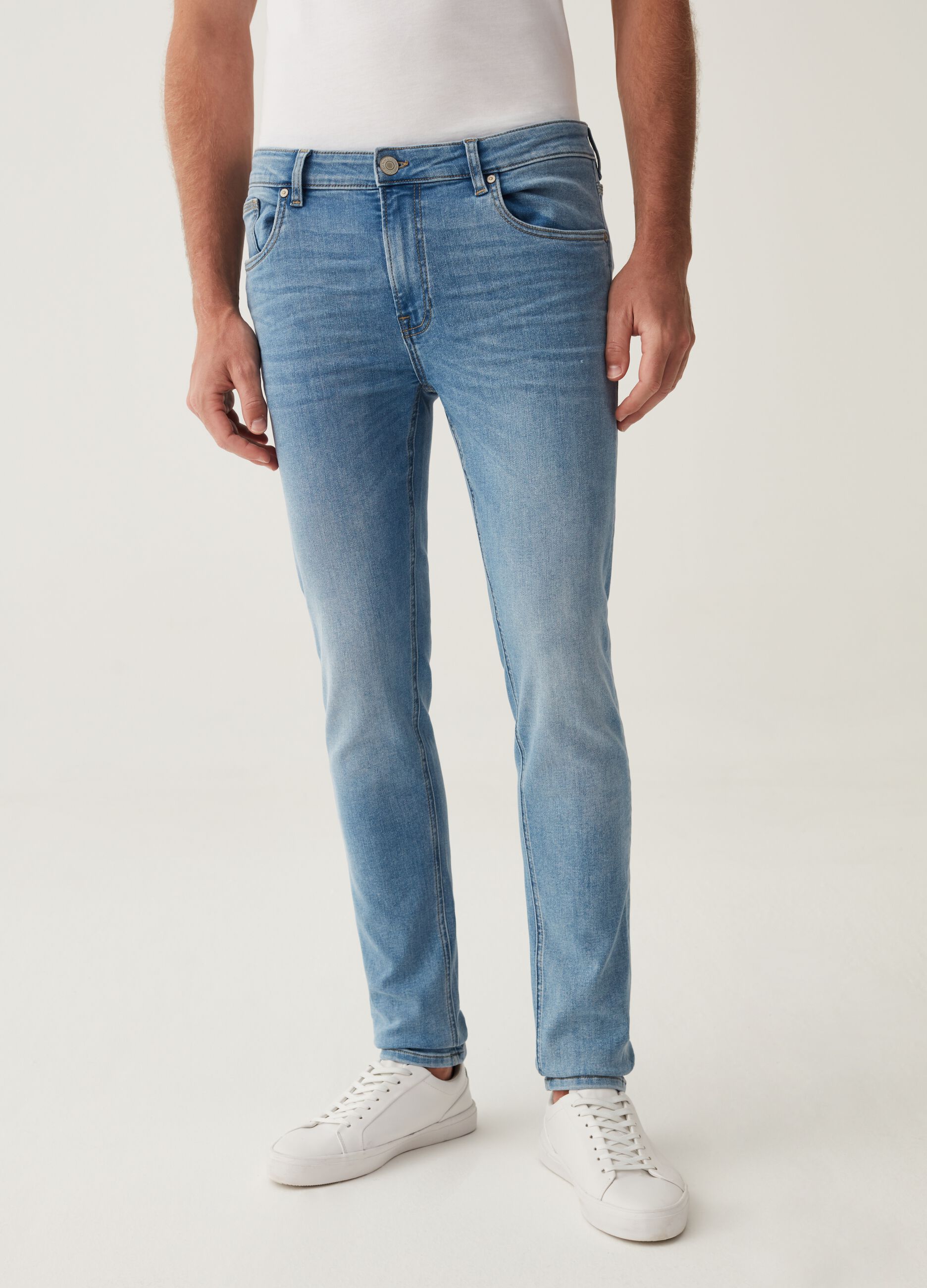 Jeans super skinny fit con scoloriture_1