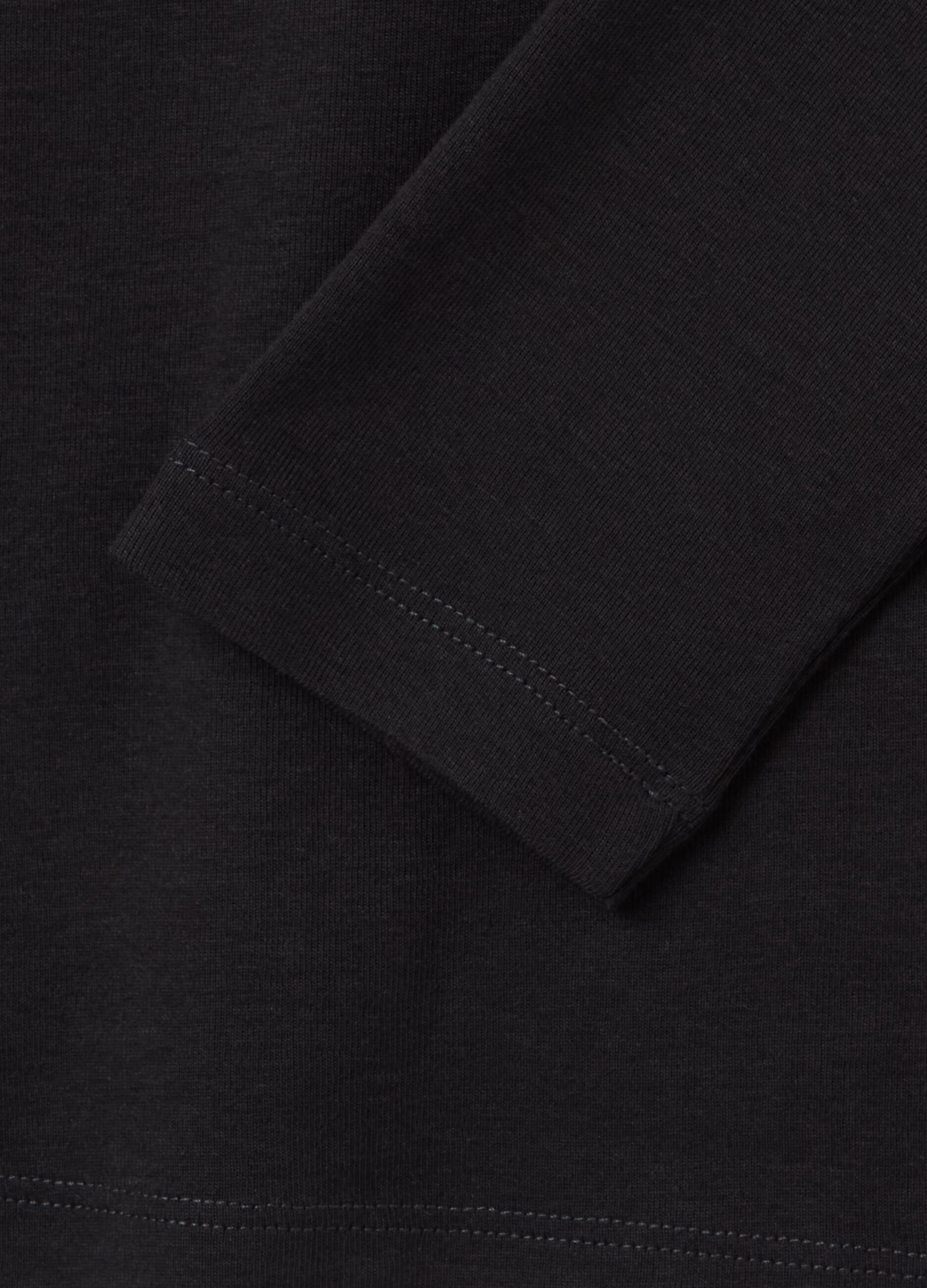Long-sleeved T-shirt with round neck