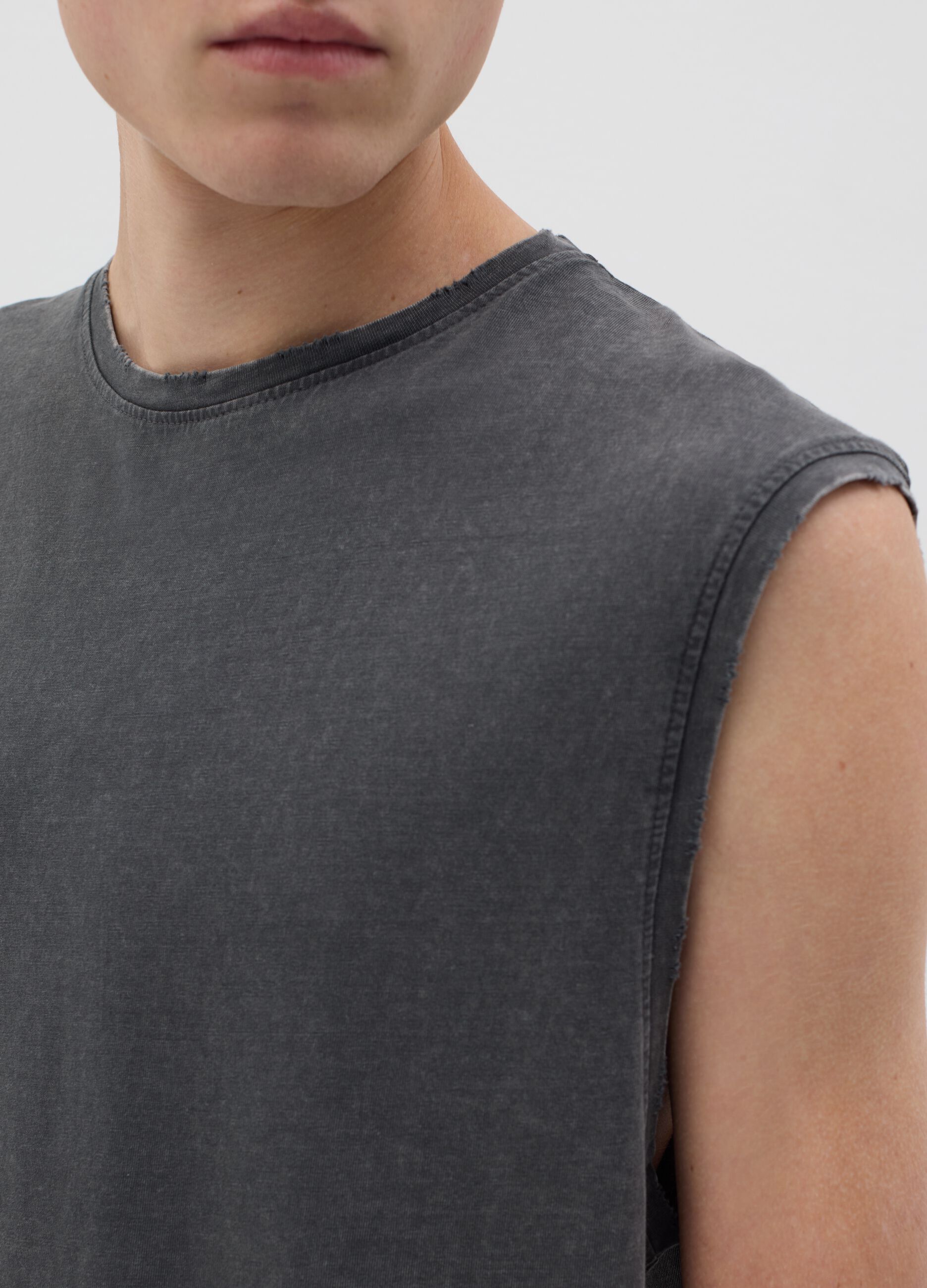 Cotton racerback vest with round neck