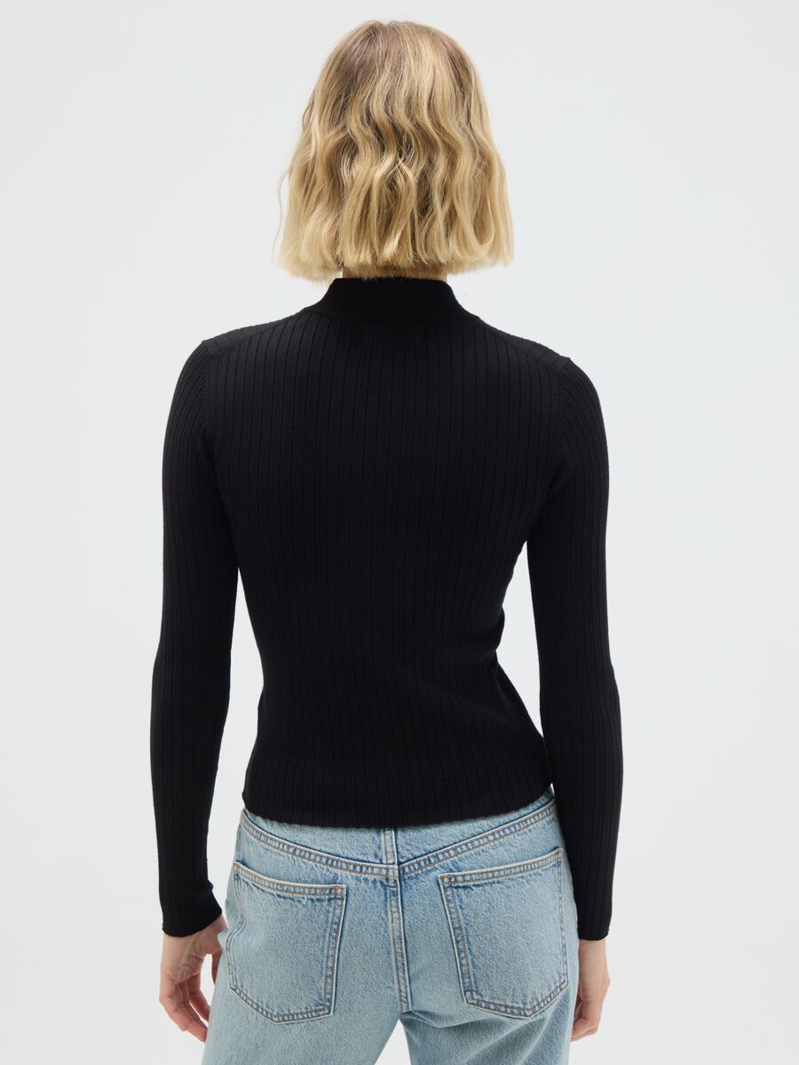 Black fitted viscose jumper_3