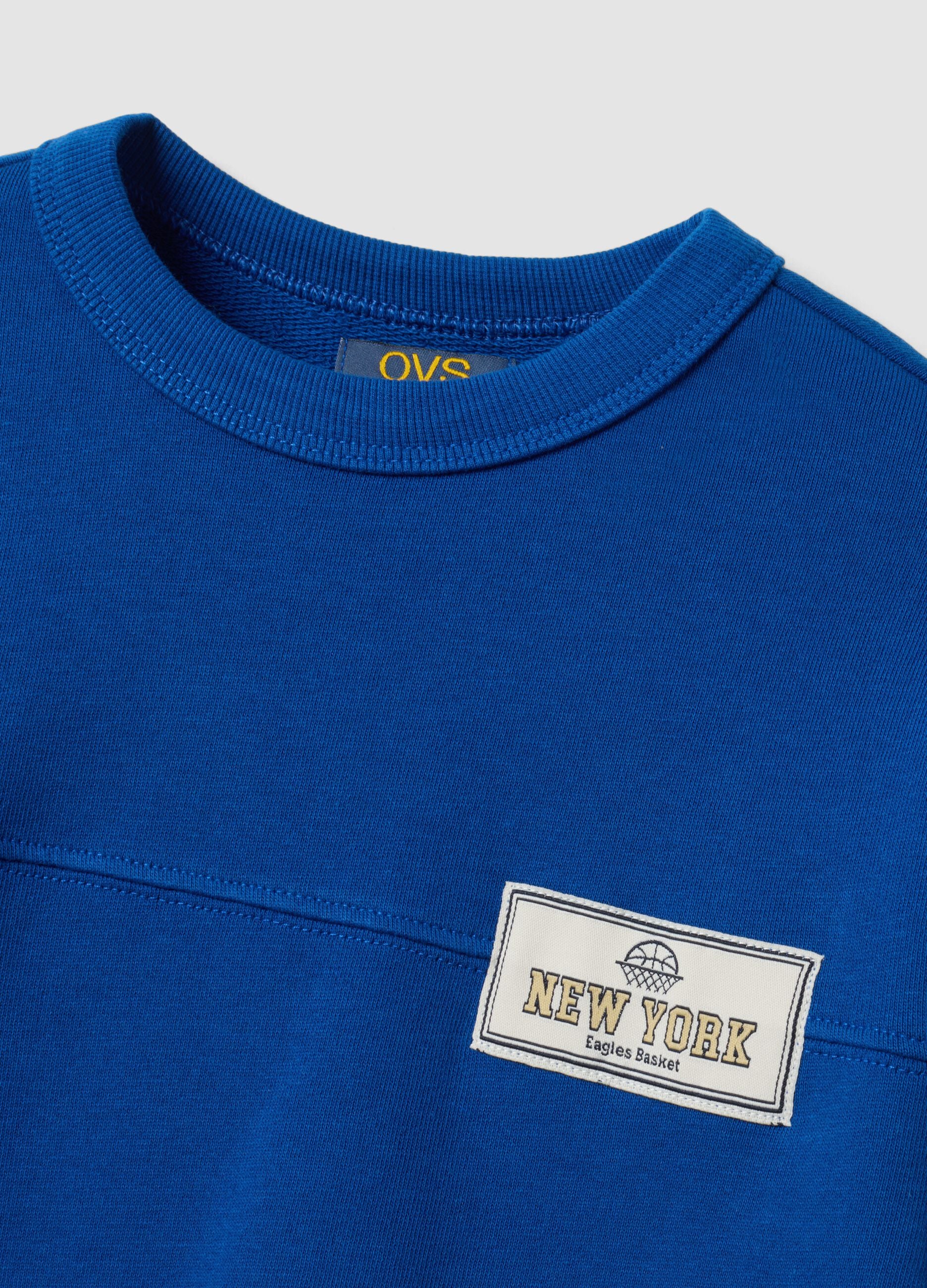 Blue relaxed-fit sweatshirt in 100% organic cotton with print for boys