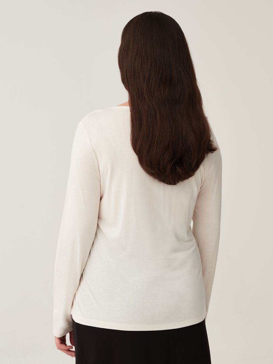 T-shirt a maniche lunghe con drappeggio Curvy_2