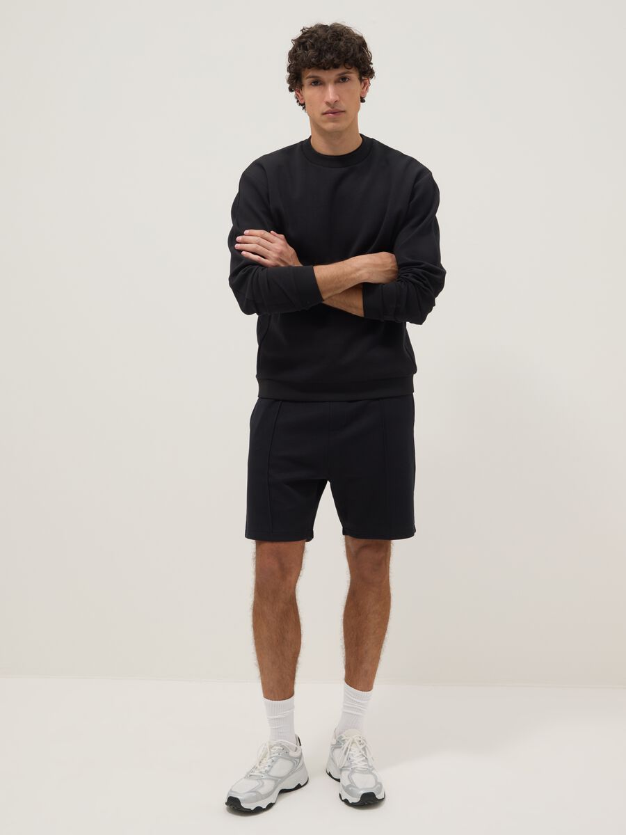 Shorts in misto cotone nero regular fit con coulisse_0