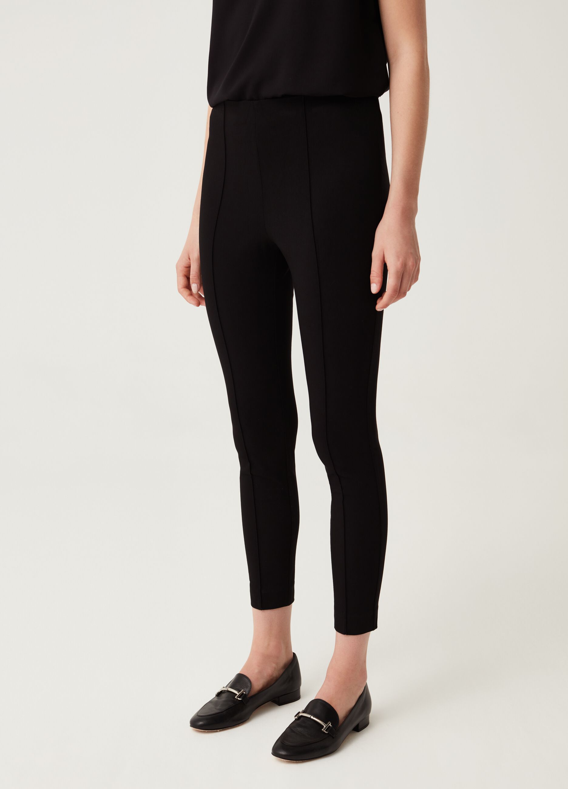 Leggings crop con cuciture in rilievo_1