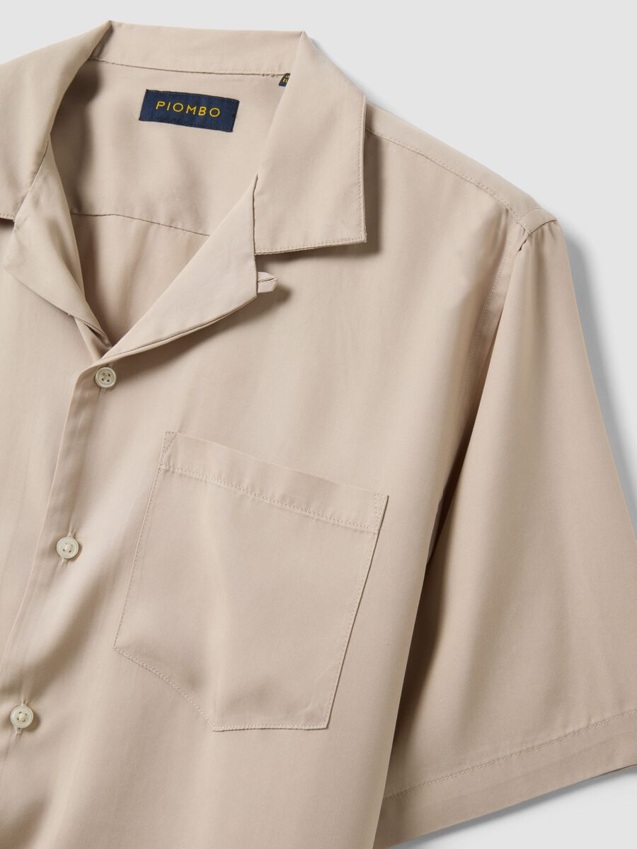 Camicia beige in pura viscosa con collo bowling_5