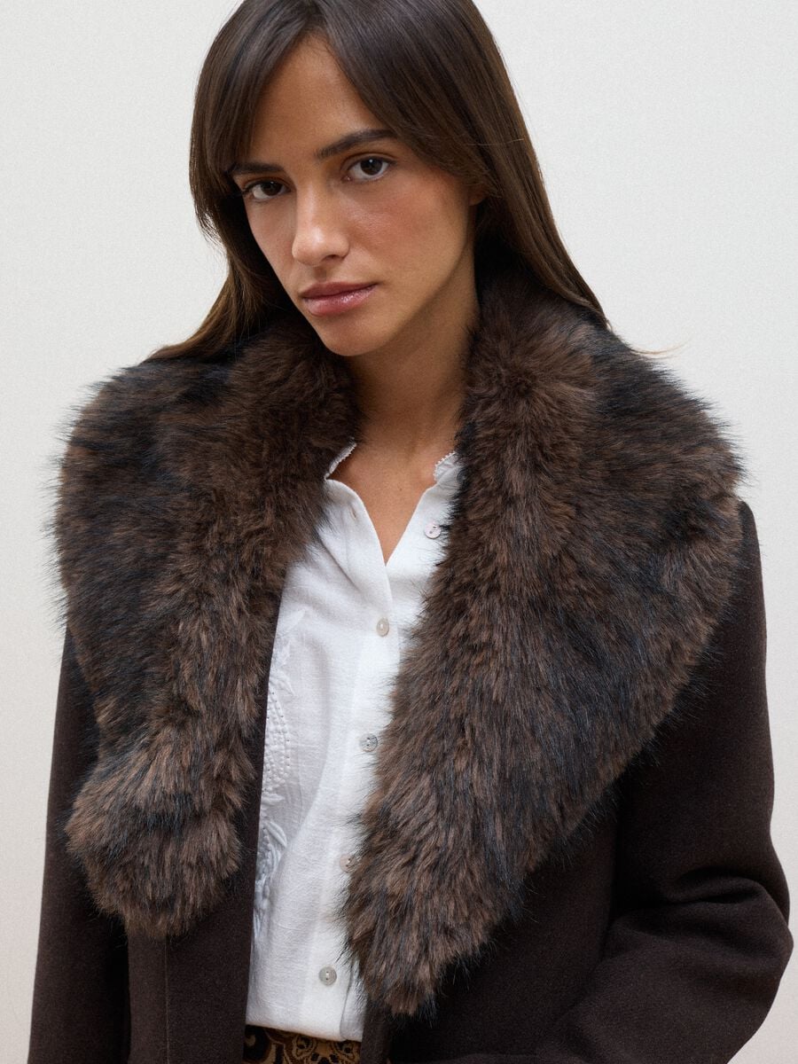 Cappotto marrone lungo in misto lana e viscosa con colletto a contrasto_2