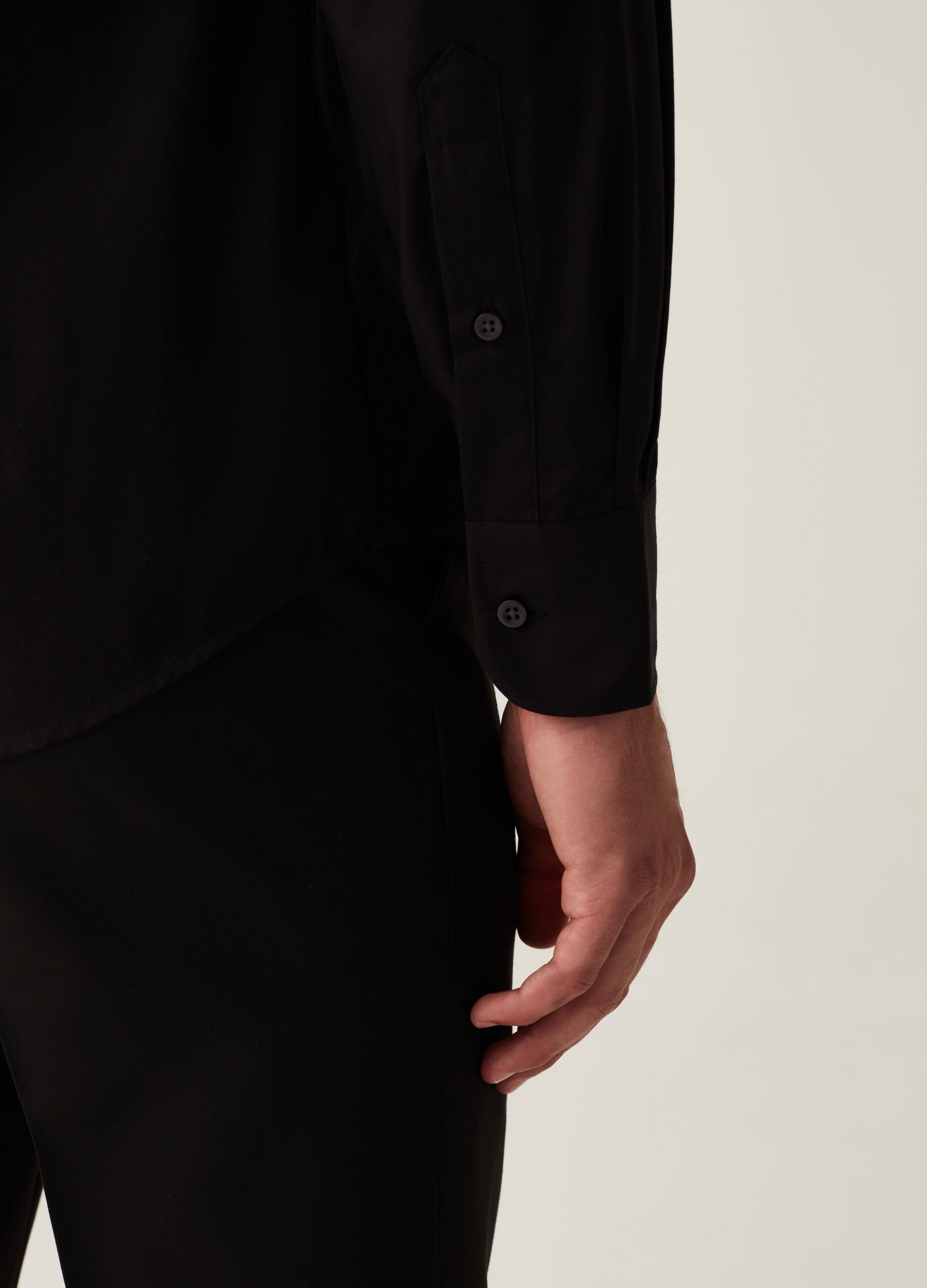 Camicia slim fit con colletto button-down_3