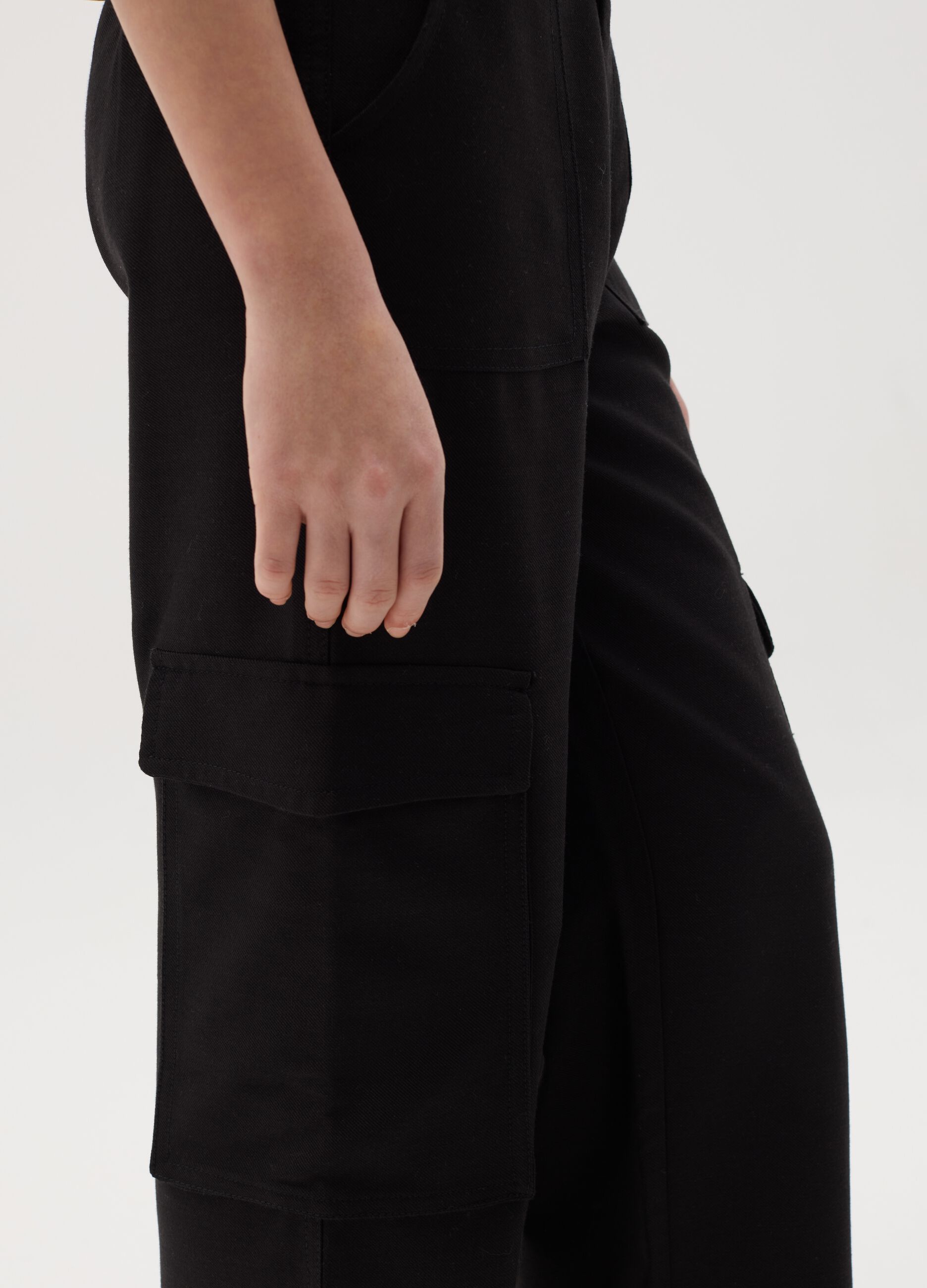 Pantalone cargo a gamba larga 