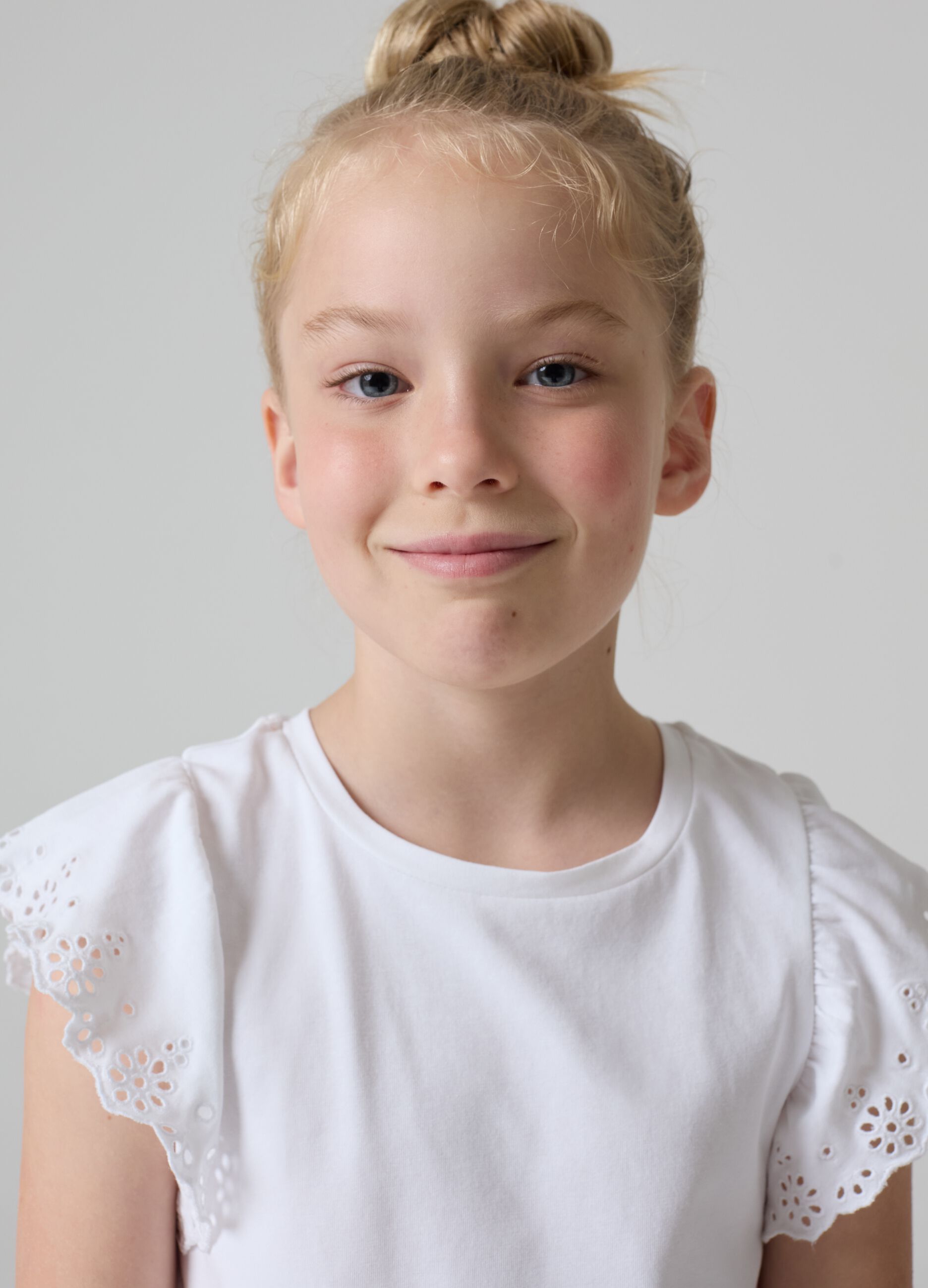 T-shirt with broderie anglaise flounce