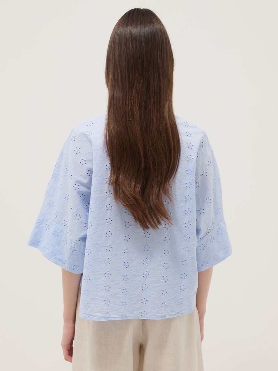 Camicia azzurra traforata in puro cotone regular fit_3