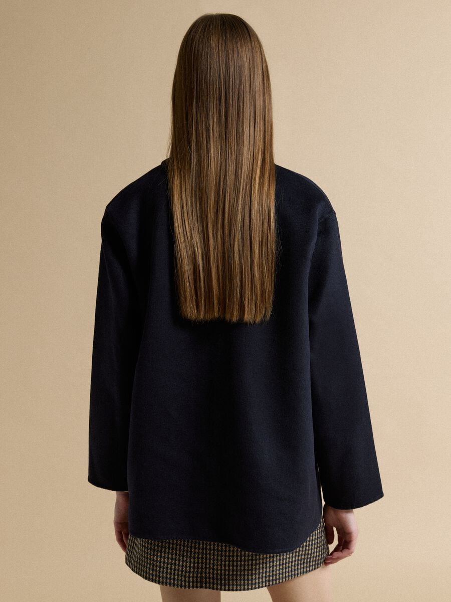 Cappotto blu in misto lana e viscosa con bottoni over fit_3