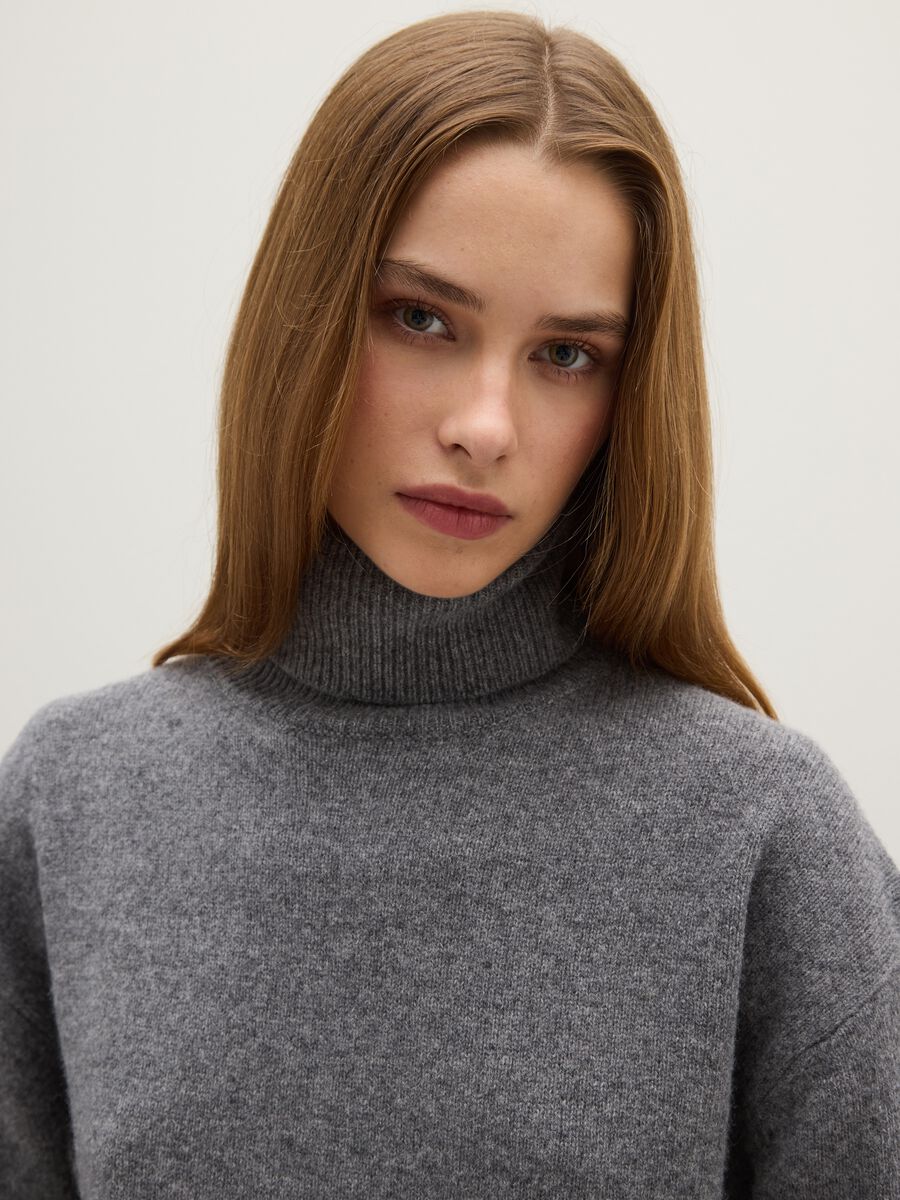 Grey high-neck pure wool jumper in regular fit_3
