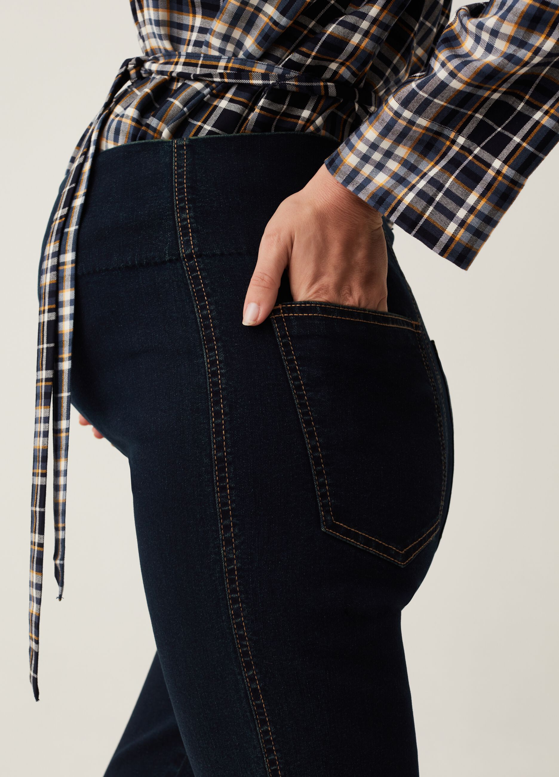 Pantalone premaman skinny fit in denim_4