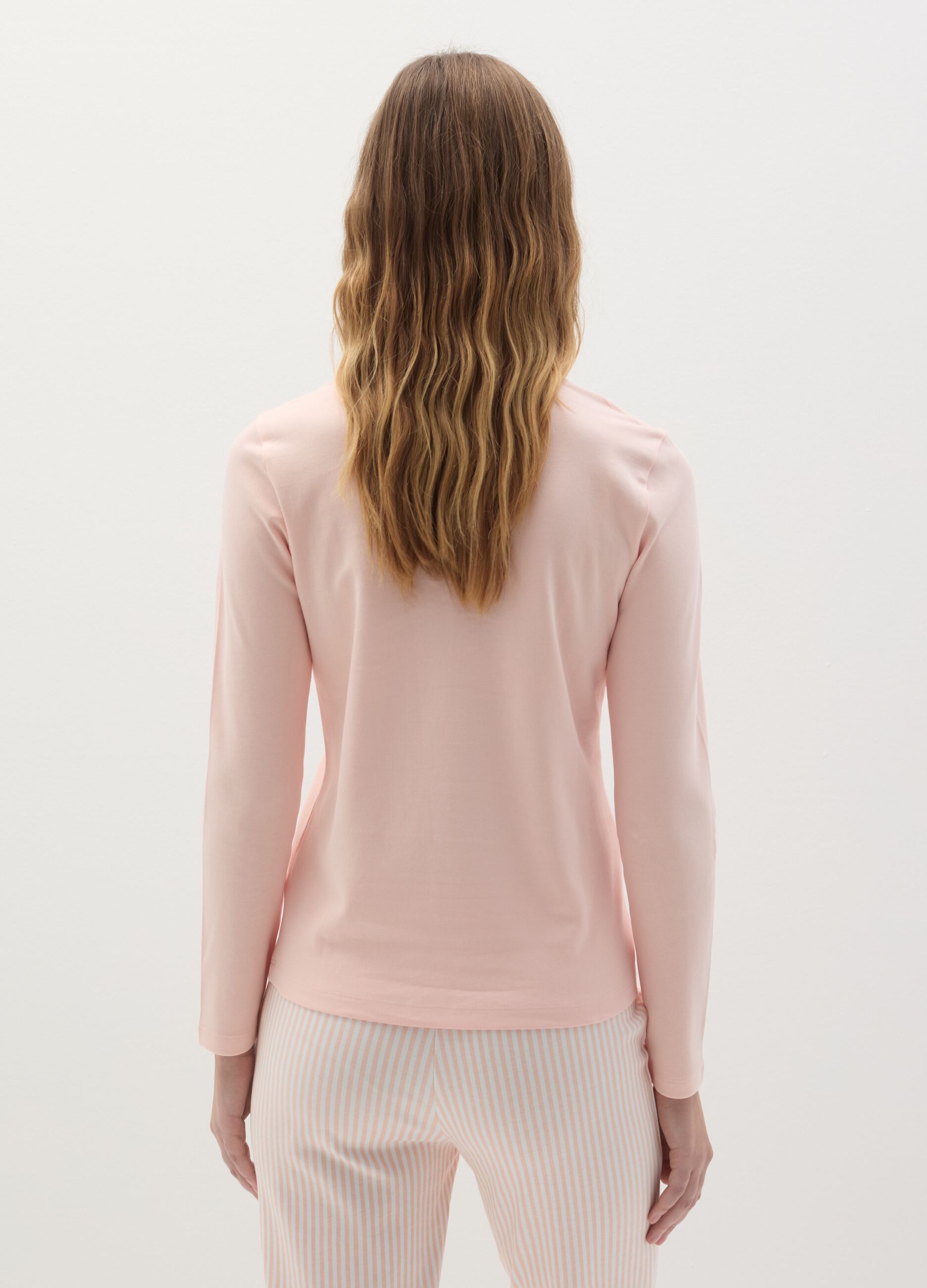 Pyjama top with granddad neckline.