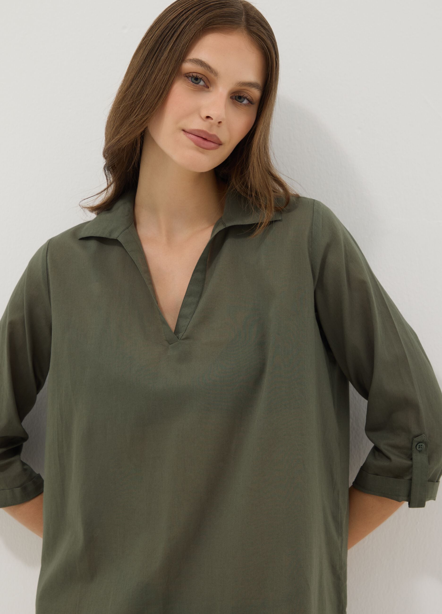 Green pure organic cotton kaftan with V-neck