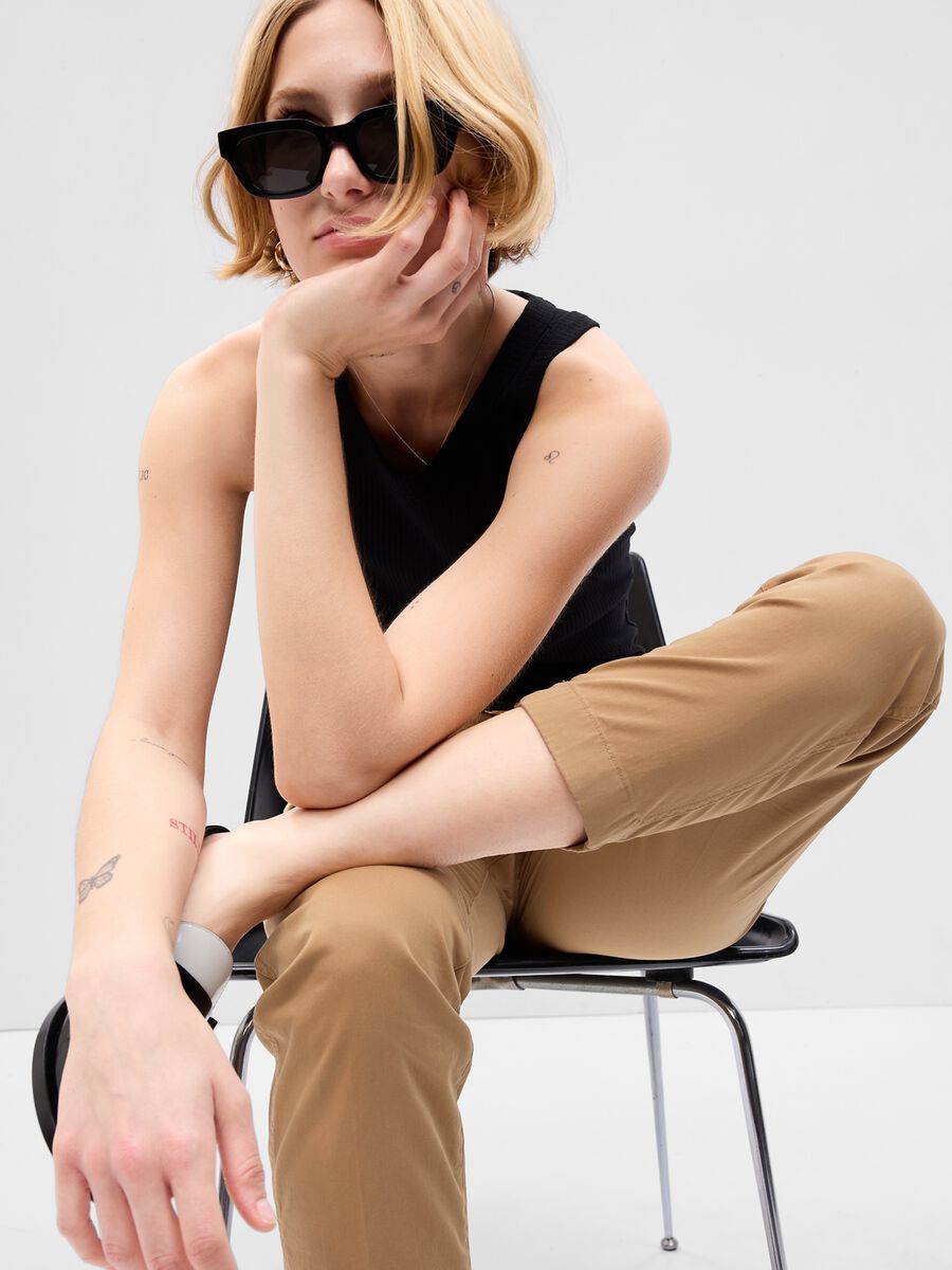 Pantaloni chino slim fit vita media_2