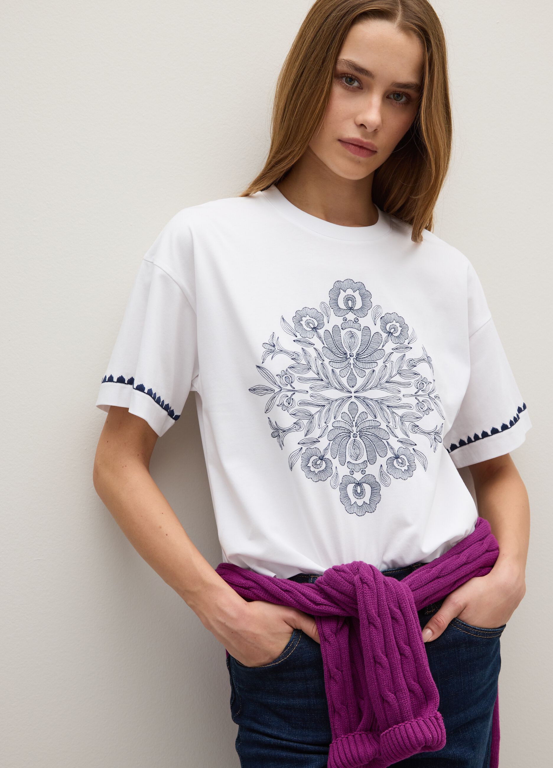 Multicolor pure cotton boxy fit T-shirt with floral embroidery