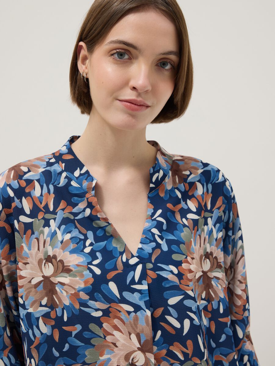 Maglia a maniche lunghe multicolor regular fit con fantasia floreale_0