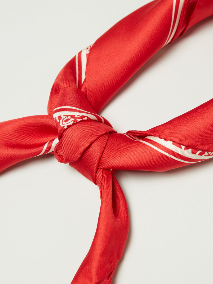 Foulard in seta con stampa_2