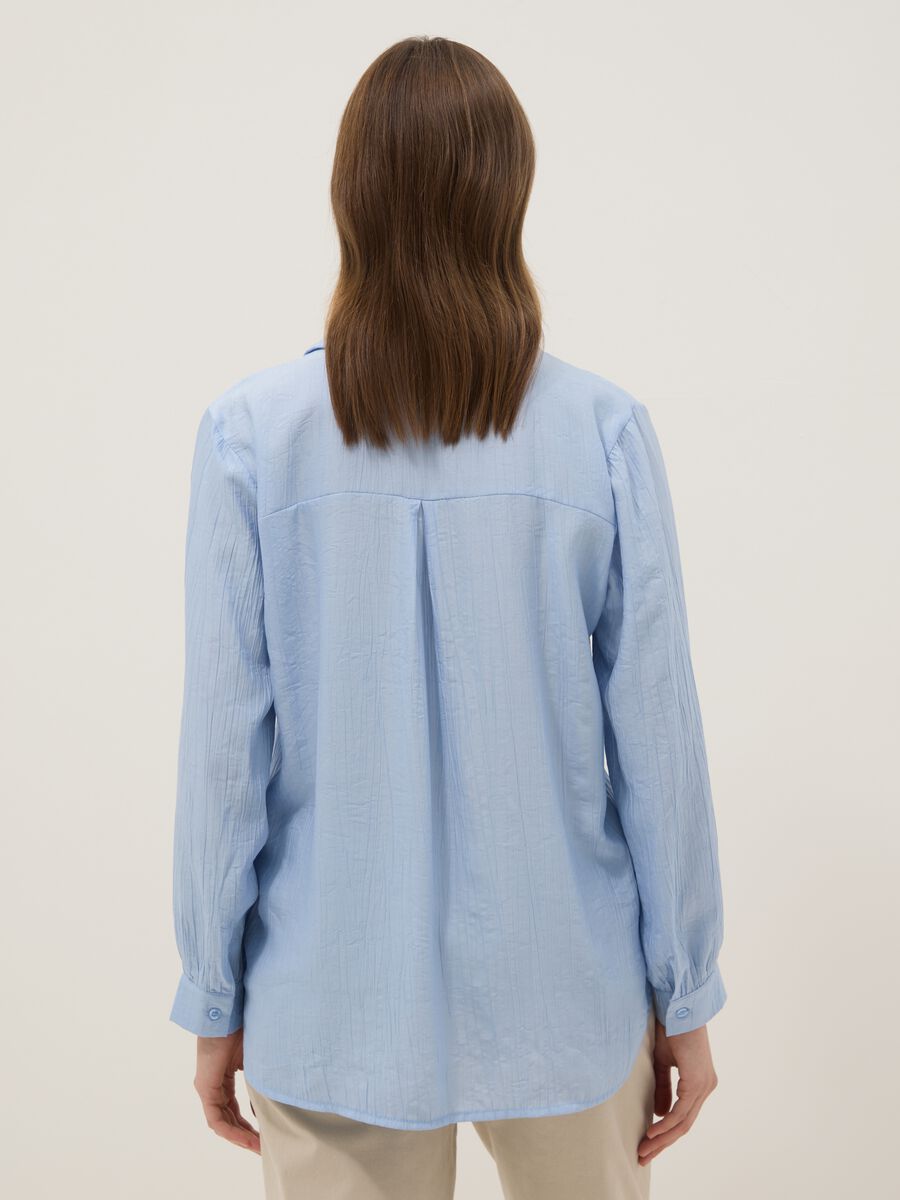 Light blue viscose-blend regular-fit shirt with crinkled texture_2