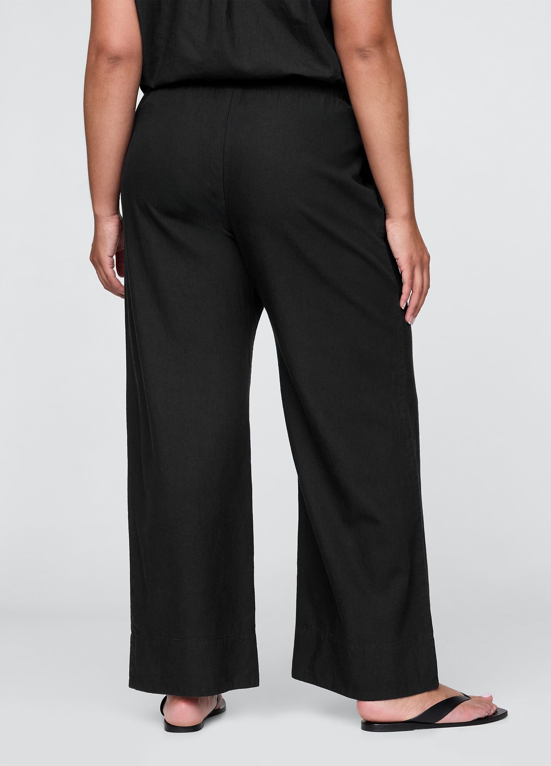 Black wide-leg trousers in linen-viscose blend by Gap