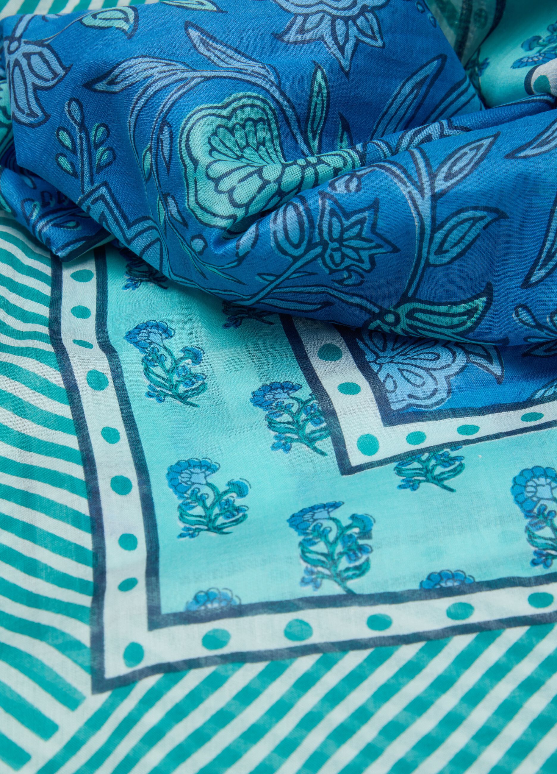 Light blue pure cotton scarf with floral print