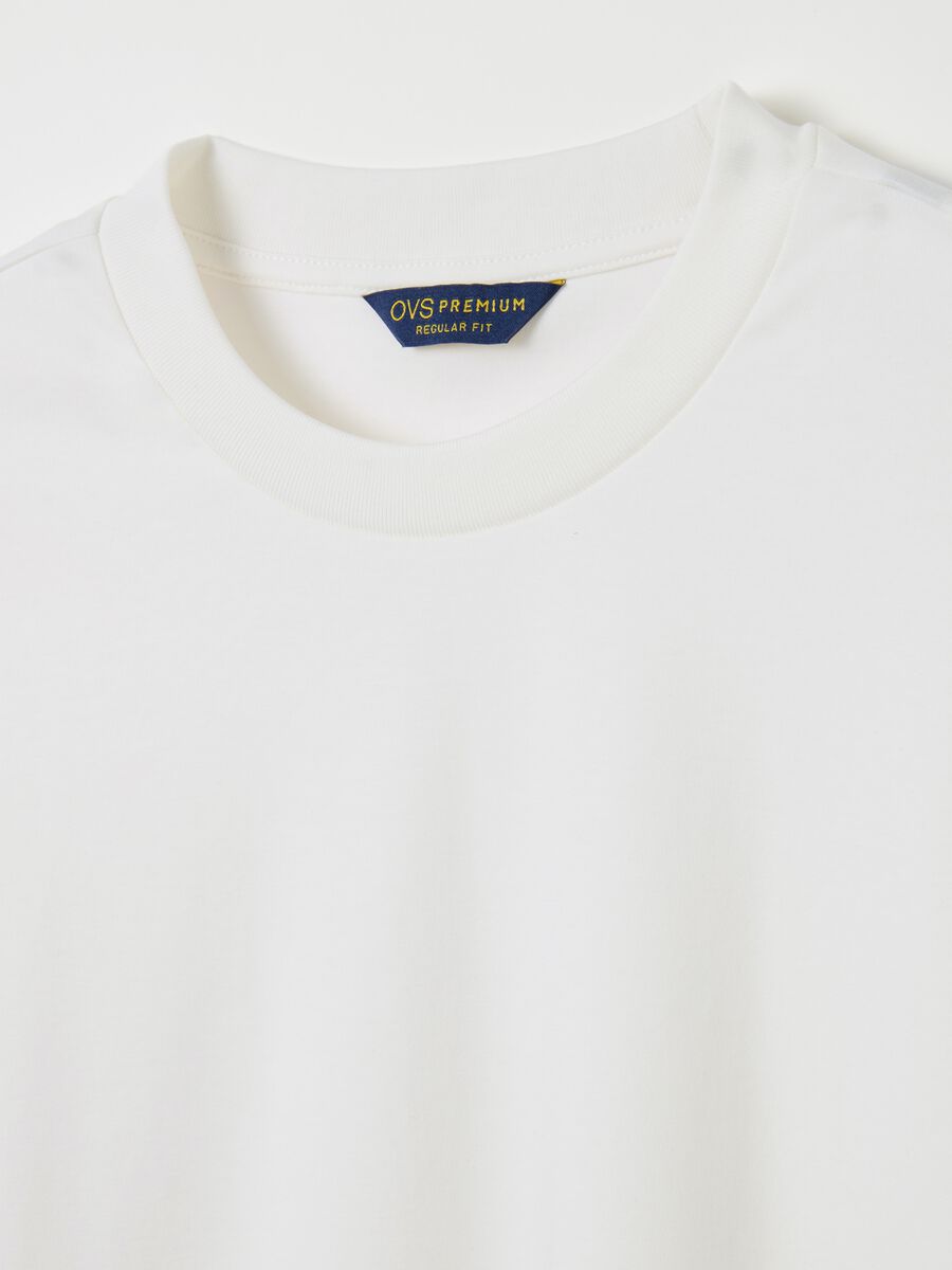 Regular-fit T-shirt with round neck_5