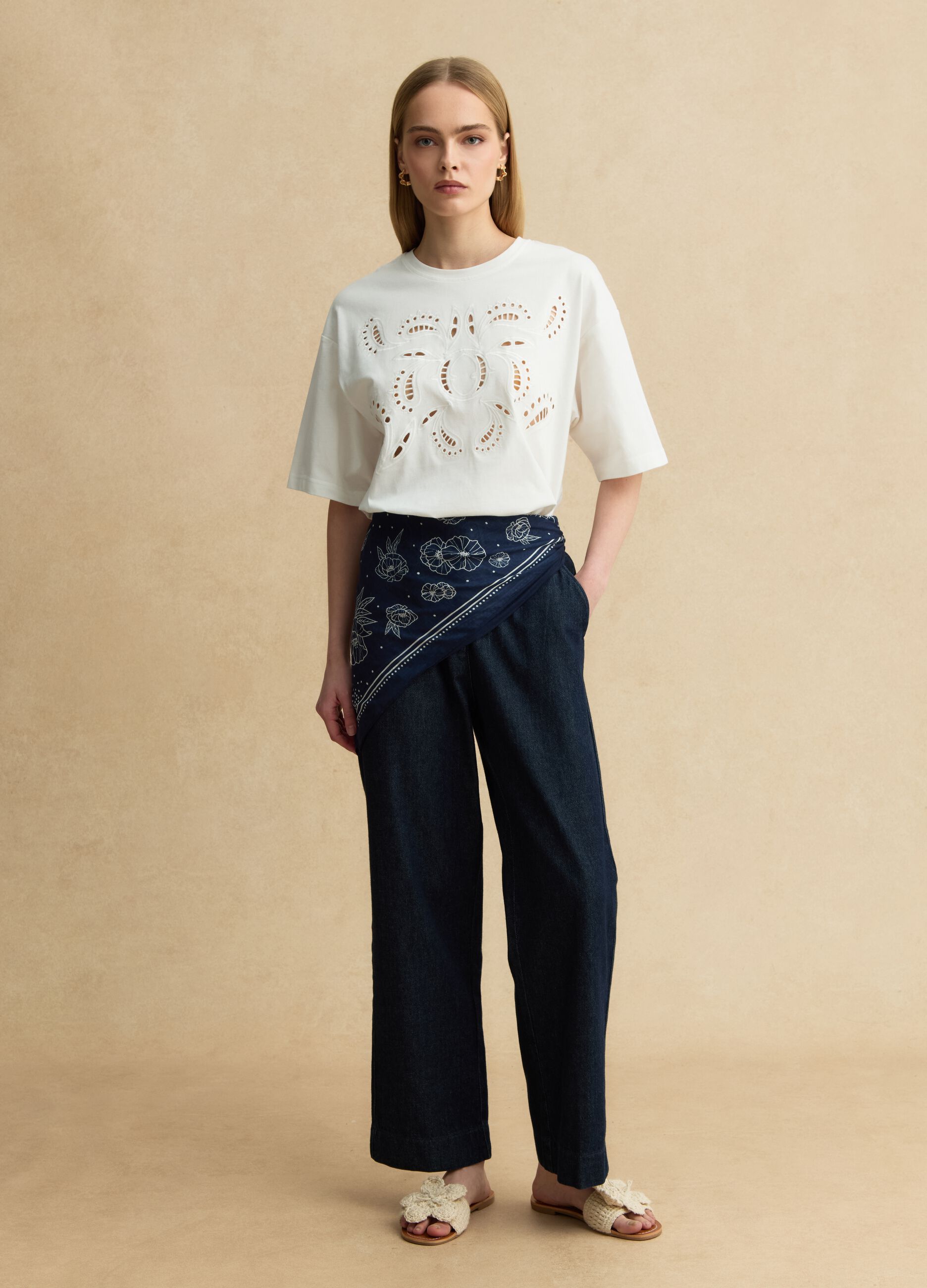 Blue denim jogger trousers in pure cotton, relaxed fit