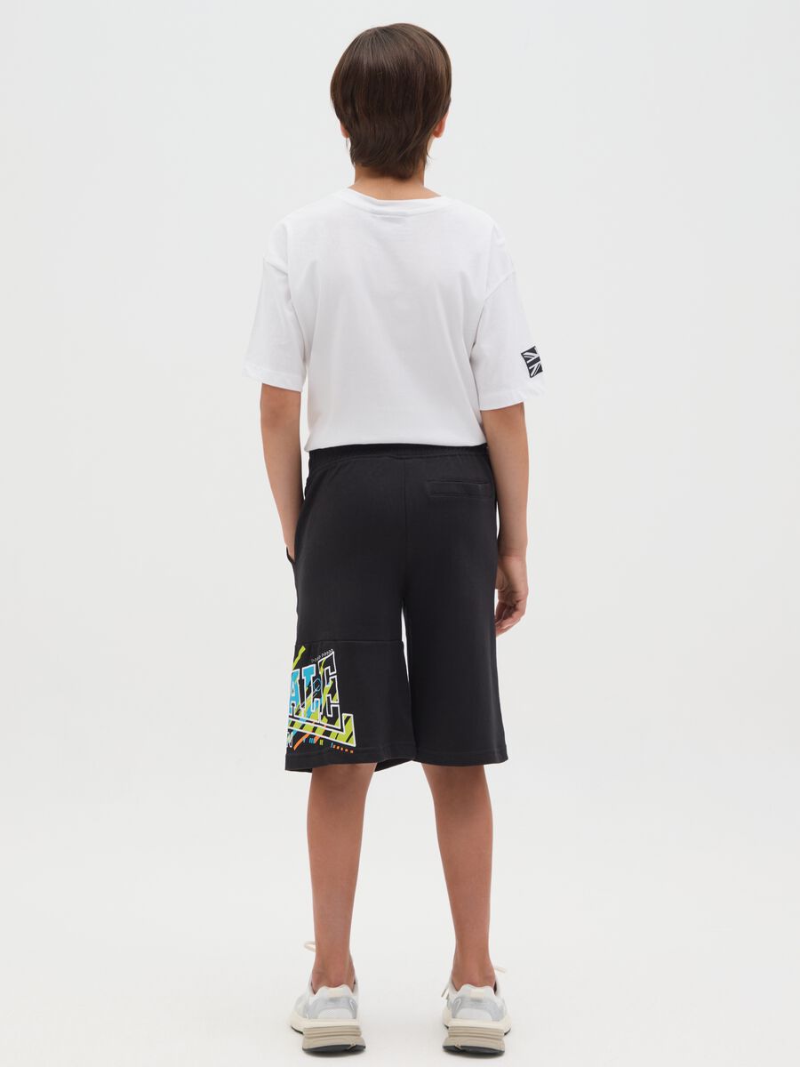 Shorts da bambino in puro cotone nero con elastico in vita_2