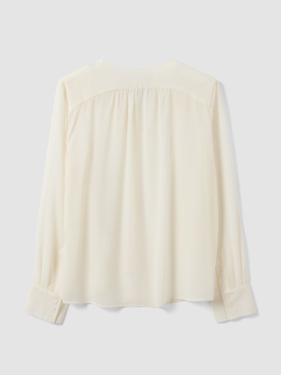 White regular-fit blouse with V-neck and tie detail_2