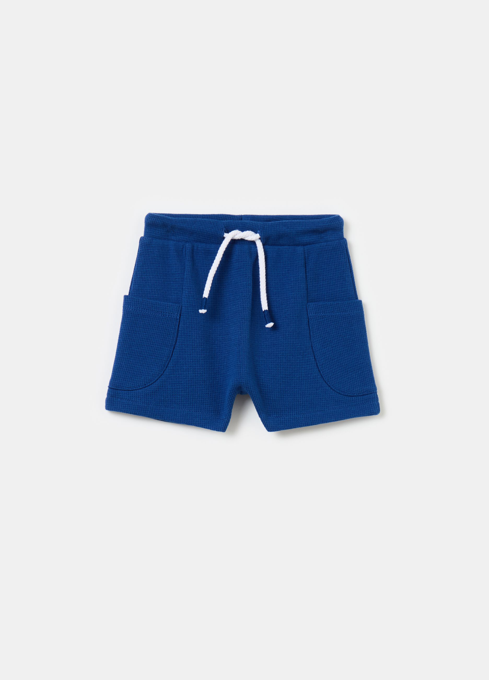 Shorts with waffle weave and drawstring