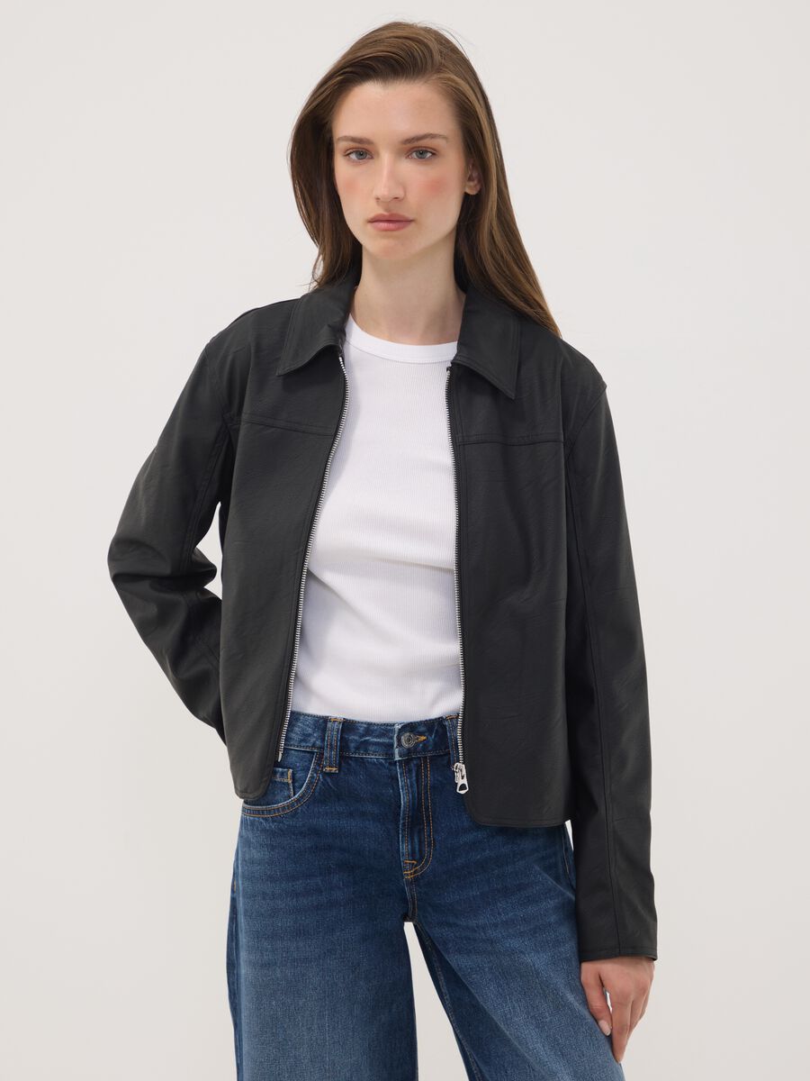 Black zip-up jacket with slim-fit collar_0