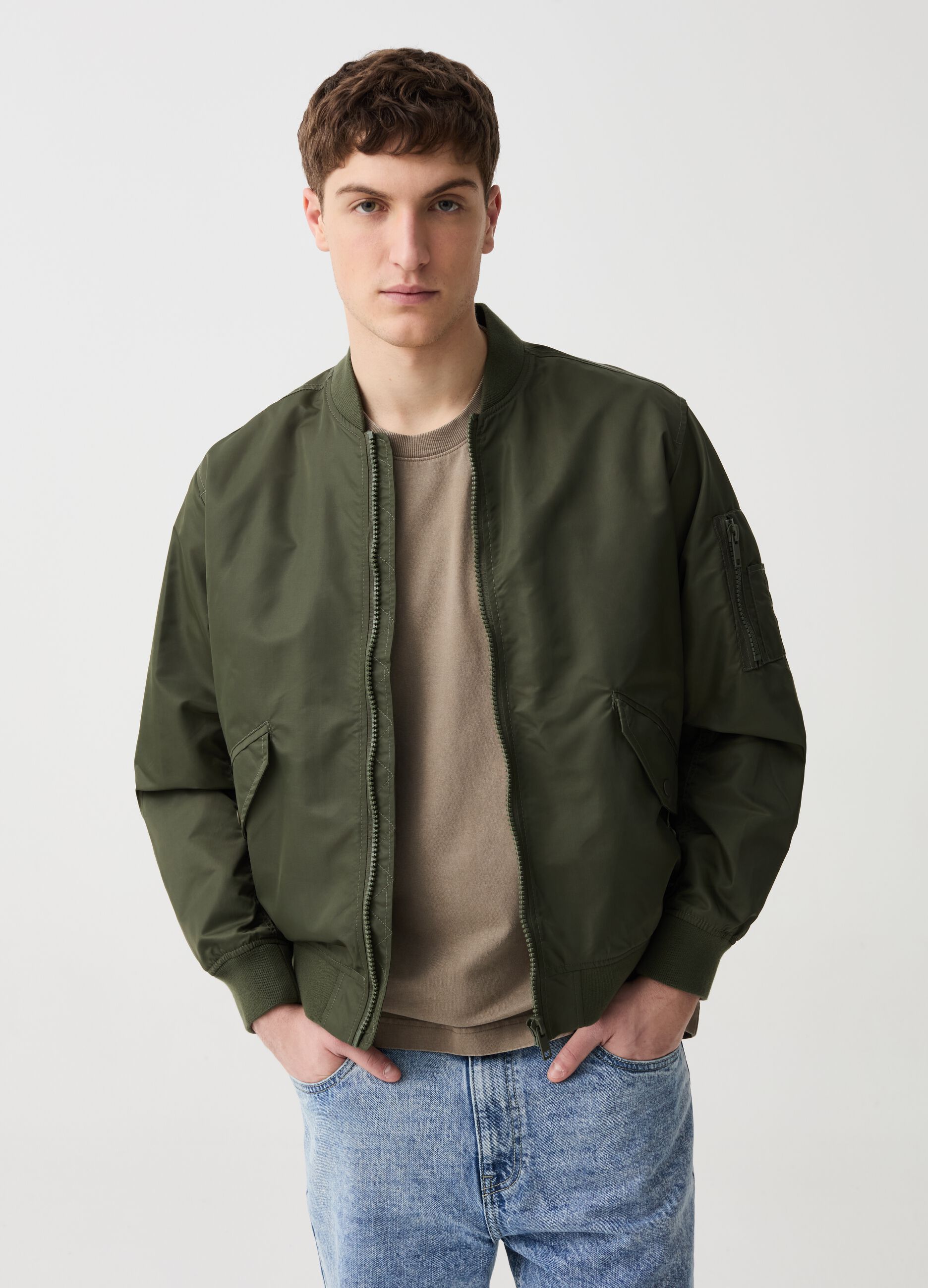 Solid colour full-zip bomber jacket