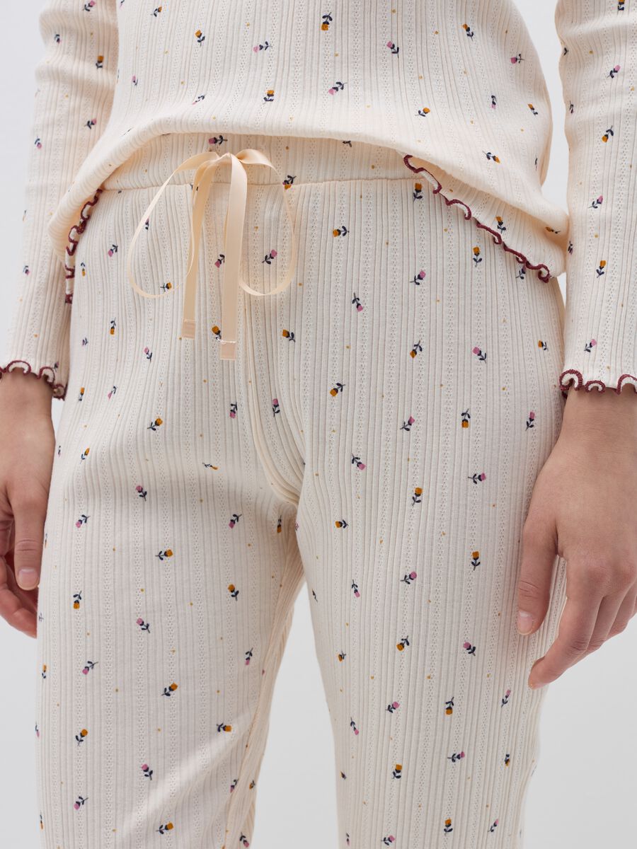 Pyjama trousers with small flowers and polka dots in foil_2