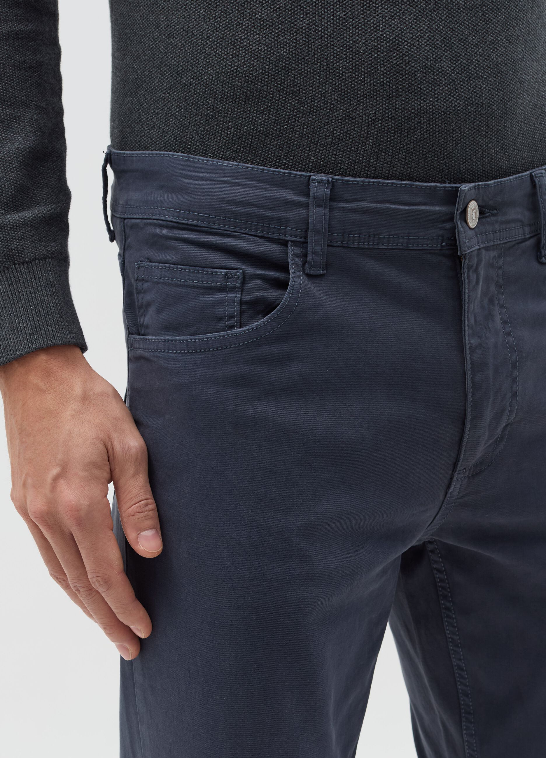 Skinny-fit trousers with five pockets