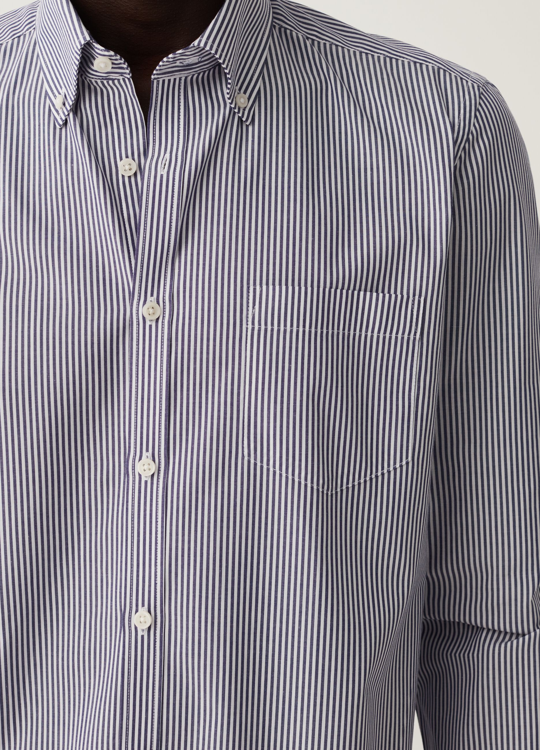 Camicia slim fit a righe sottili con tasca_3